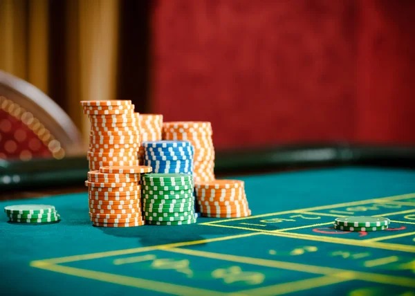 ratutogel penipu VIP Roulette stake options and live dealer on desktop screen